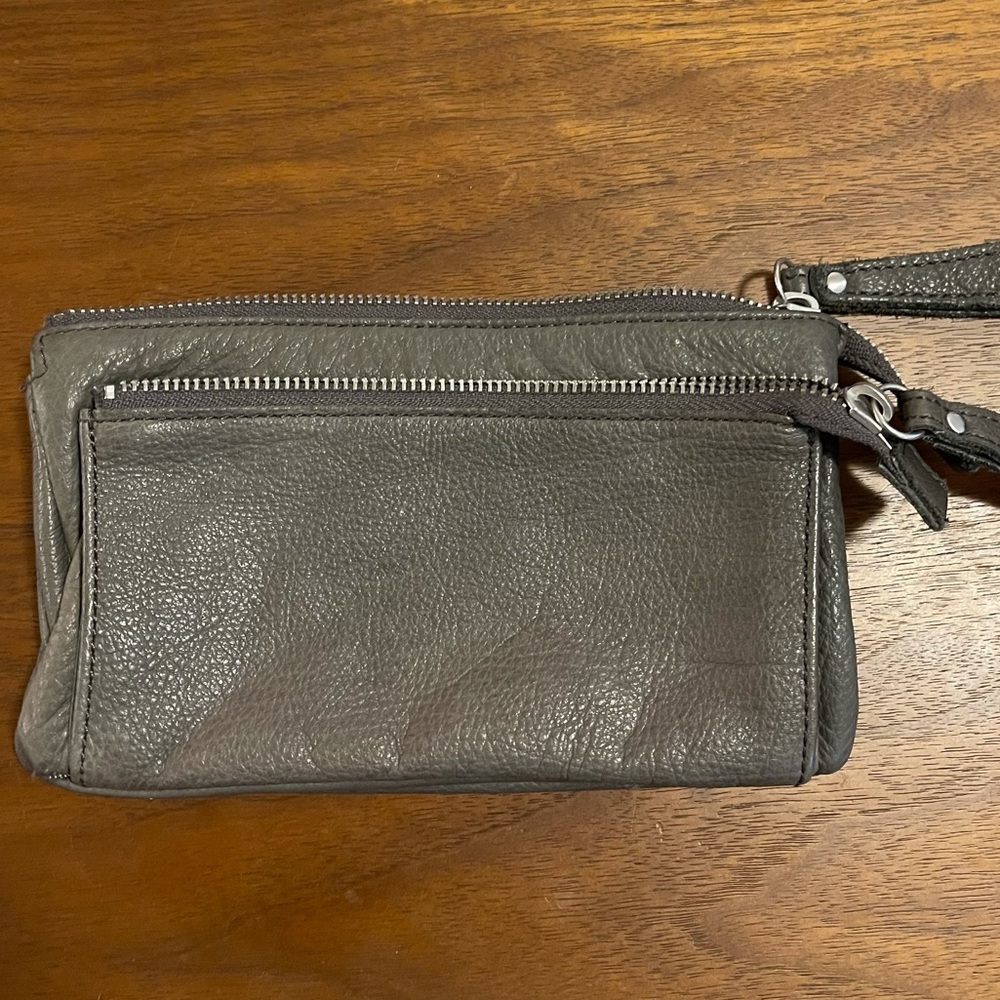 L.K. Berlin Clutch